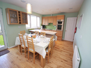 Kitchen/dining room Tubbs Delight holiday home South Devon
